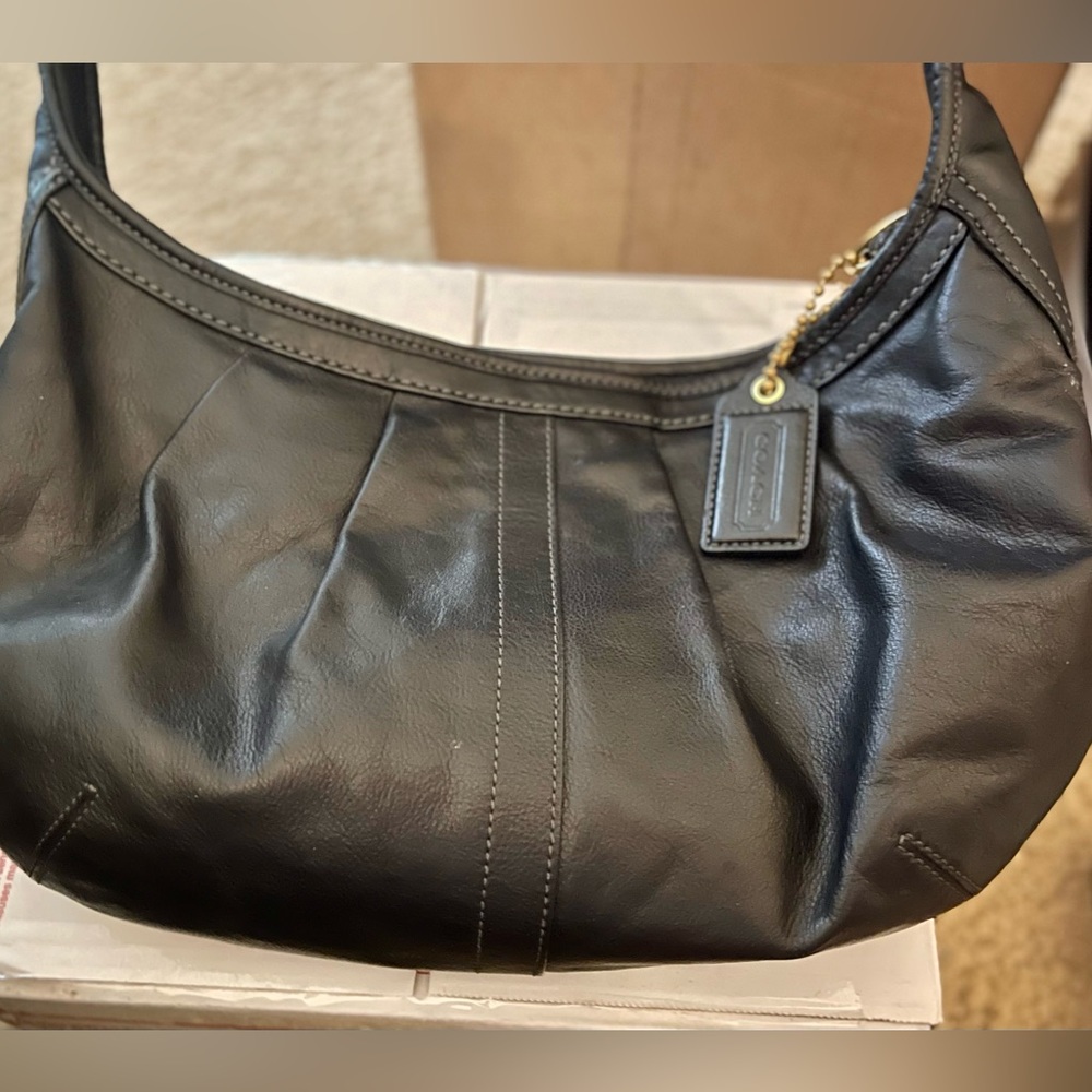 EUC Vintage Coach Black Leather shoulder bag